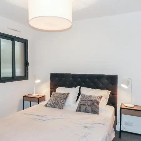 Chateau-6 * Porto-Vecchio (Corsica)